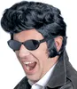 Close-up of a man wearing a wig and sunglasses. Produktbild-Vorschau