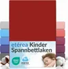 A product image showcasing multiple colors of fitted sheets, with a child sleeping on one of them. Anteprima dell’immagine prodotto