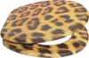 A toilet seat with a leopard print pattern. Produktbild-Vorschau