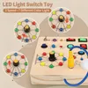 Jouets en bois Montessori – Tableau d'éveil avec LED, pour Voir les images du produit 3
