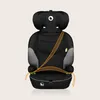 A black and gray car seat with orange straps indicating how it should be installed. Produktbild-Vorschau