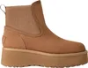 A single brown UGG boot with a platform sole is shown against a white background. Anteprima dell’immagine prodotto