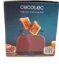 The packaging for a red Cecotec toaster, featuring images of toast and orange juice. Produktbild-Vorschau