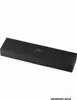 A black box with a logo on it, presented on a white background. Voir les images du produit