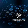 A dark, reflective surface with water droplets and a logo with text. Náhled obrázku produktu