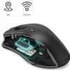 A cutaway view of a black wireless mouse showing its internal components, with icons indicating range and frequency above. Anteprima dell’immagine prodotto