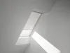 VELUX Verdunkelungsrollo uni weiß manuell Rahmen aluminium Produktbild-Vorschau 1