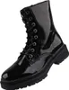 Das Bild zeigt einen schwarzen Stiefel der aus glattem Leder gefertigt ist. Der Stiefel ist von der Seite zu sehen und die Schnürung ist klar sichtbar. Produktbild-Vorschau