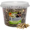 A clear plastic bucket filled with dried fish, with a label showing various pets and product information. Produktbild-Vorschau