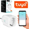 A collage of images showing a smart WiFi socket, its packaging, the Tuya logo, and a smartphone displaying the Tuya app. Anteprima dell’immagine prodotto
