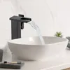 Umyvadlový LED kohoutek z nerezové oceli Vodopád (černý) Náhled obrázku produktu 9