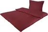 A burgundy colored seersucker duvet cover and pillowcase set is displayed on a white background. Produktbild-Vorschau