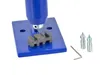 A tool for working with chains, with extra parts and an Allen wrench on a white background. Anteprima dell’immagine prodotto