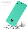 A phone case is shown falling onto a cracked surface, illustrating drop protection. Produktbild-Vorschau