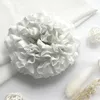 Grande scrunchie in chiffon di mousseline bianco Anteprima dell’immagine prodotto 3