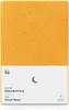 A flat lay of a yellow fitted sheet with a white label at the bottom. Anteprima dell’immagine prodotto