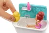 Muñecas Barbie "Skipper Babysitters Inc." y juego de baño Vista previa de la imagen del producto 4