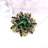 Elegante Blumenbrosche aus österreichischem Kristall im Produktbild-Vorschau 2