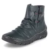 A single green boot is shown against a white background. Náhled obrázku produktu