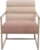 A studio shot of a lounge chair. Voir les images du produit