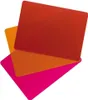 Three flexible cutting mats are stacked on top of each other. Voir les images du produit