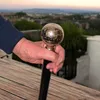 Weltkugel Spazierstock aus Holz mit graviertem Griff aus Produktbild-Vorschau 4