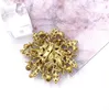 Elegante Blumenbrosche aus österreichischem Kristall im Produktbild-Vorschau 4