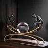Denker Skulptur mit Kristallkugel,Moderne Dekofigur aus Produktbild-Vorschau 5
