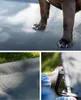 A collage showing a dog's paws on a raised pet bed, a close-up of the mesh fabric, and a hand holding the bed's frame. Anteprima dell’immagine prodotto