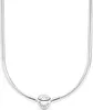 A silver Pandora necklace with a central clasp featuring the Pandora logo. Podgląd zdjęcia produktu