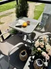 Ein Set Gartenmöbel: ein Glastisch, 2 Stühle für die Produktbild-Vorschau 9