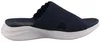 Das Bild zeigt einen flachen blauen Schuh der in seitlicher Ansicht präsentiert wird. Der Schuh hat eine schlichte Form und eine helle Sohle die einen schönen Kontrast zur blauen Oberfläche bildet. Produktbild-Vorschau