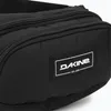 A close-up shot of a black hip pack with a Dakine logo. Voir les images du produit