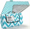 A folded picnic blanket with a chevron pattern and a label indicating its size. Produktbild-Vorschau