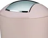 A close-up view of the top part of a pink trash can with a silver lid. Produktbild-Vorschau
