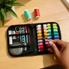 Kit de costura de viaje portátil Amazon Basics, tamaño L, Vista previa de la imagen del producto 4
