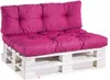 A pink tufted cushion set on a white wooden pallet base, presented against a white background. Voir les images du produit