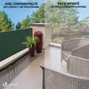 A split image showing a balcony with a privacy screen on one side and an open view on the other. Anteprima dell’immagine prodotto