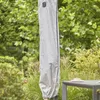 Housse pour parasol à mât central AquaShield, sans baleine Voir les images du produit 10