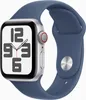 A close-up studio shot of an Apple Watch SE with a blue sport band against a white background. Náhled obrázku produktu