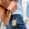Uniq Etui Terra Airpods in vera pelle Oliwkowy/Olive Anteprima dell’immagine prodotto 5