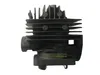 A close-up studio shot of a gray engine cylinder. Voir les images du produit