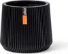 A black planter pot with a ribbed texture and an orange label. Produktbild-Vorschau