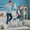 Otter Kuschelkissen mit Spruch Weißt du eigentlich wie toll Produktbild-Vorschau 6