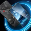 Two phone screens are shown side-by-side, one with fingerprints and smudges, the other clean and clear. Anteprima dell’immagine prodotto