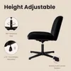 A black office chair is shown with callouts highlighting its features. Voir les images du produit