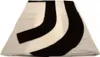 A white and black striped fleece blanket is laid out flat. Anteprima dell’immagine prodotto