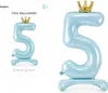Palloncino in foil a stelo numero "5" di colore blu, 84 cm Anteprima dell’immagine prodotto 1