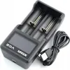 A black battery charger with a USB cable on a white background. Anteprima dell’immagine prodotto