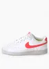 A white Nike Court Vision Lo NN sneaker with red accents is shown against a white background. Produktbild-Vorschau